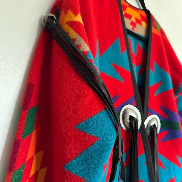 Colorful Geometric Pattern Utility Jacket - Picture 3 of 6